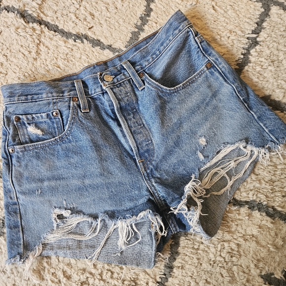 Levis 501 Premium Buttonfly Denim Shorts Size 27 - Picture 2 of 5